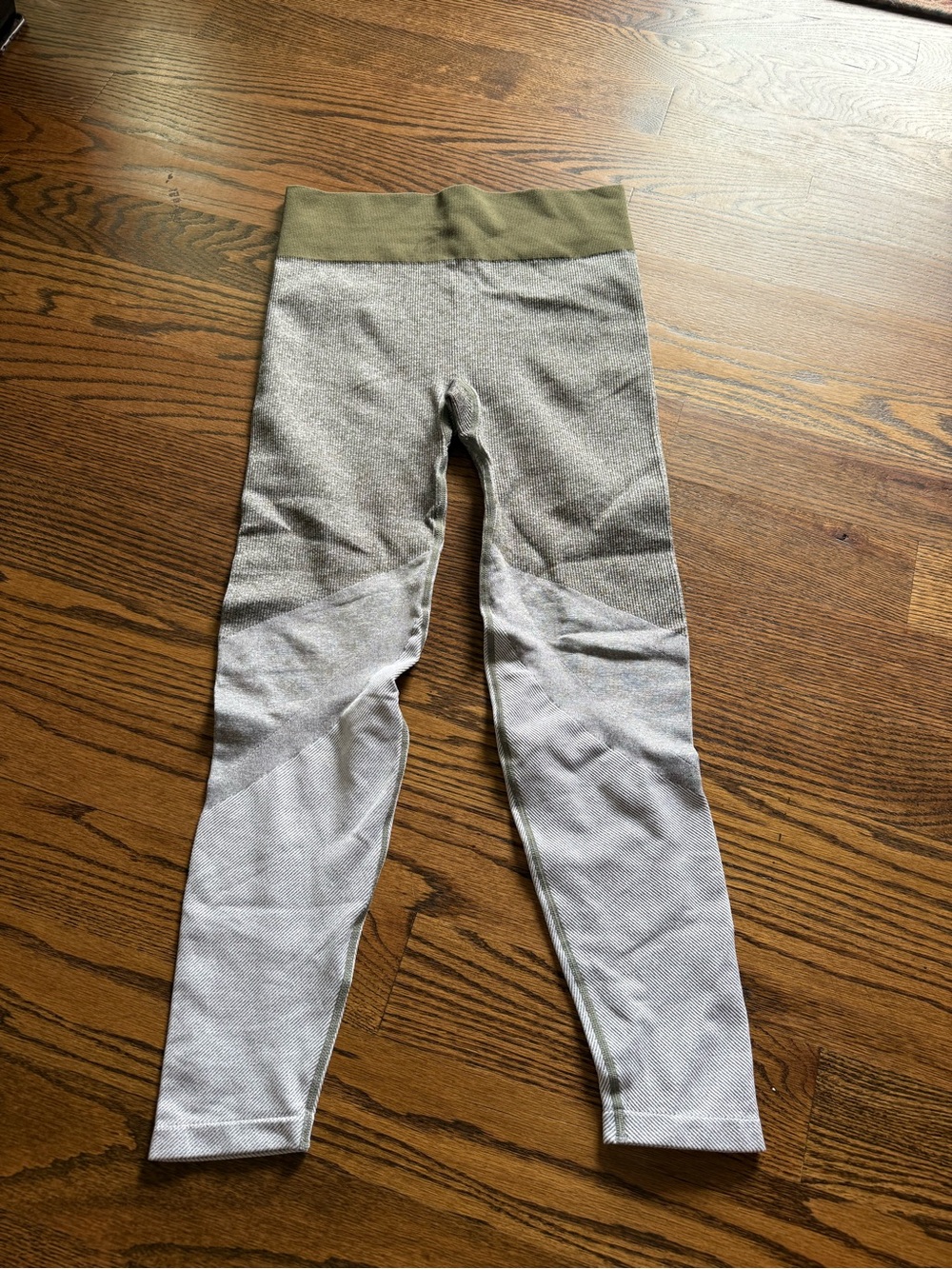 aerie Olive Waistband Gray Tone Athletic Leggings M